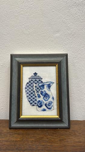 لوحة أوروبية يدوية – إبريق وشاي بتصميم أزرق فاخر