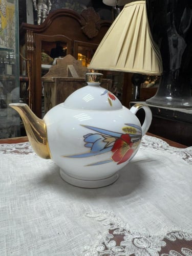 ابريق صناعة صيني قديم