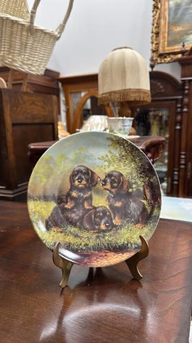 صحون فنية أوروبية إنجليزية من منتصف القرن الماضي