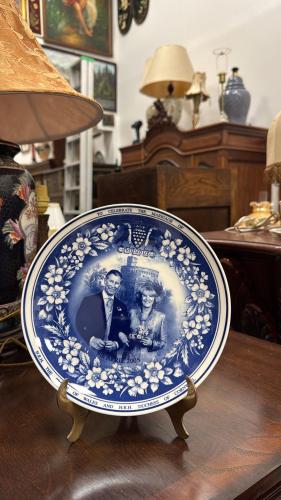 صحون فنية أوروبية إنجليزية من منتصف القرن الماضي