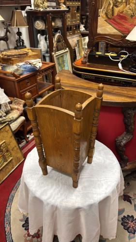 حامل مظلات خشبي هولندي كلاسيكي