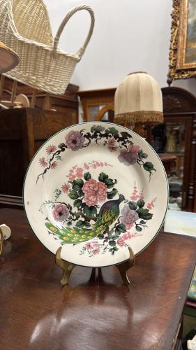 صحون فنية أوروبية إنجليزية من منتصف القرن الماضي