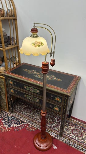 أبجورة أرضية أوروبية كلاسيكية