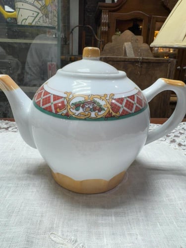 ابريق صناعة صيني قديم