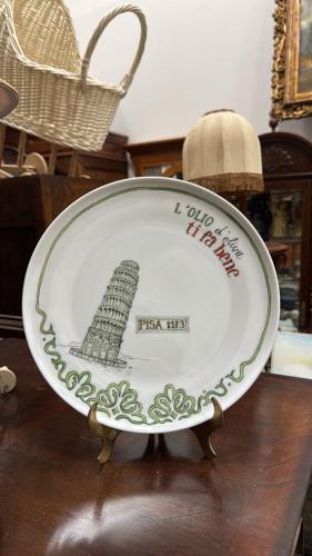 صحون فنية أوروبية إنجليزية من منتصف القرن الماضي