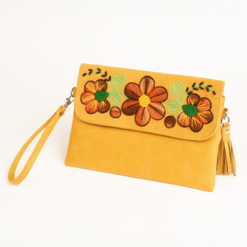 باوتش أصفر مورد, حياكة يدوية