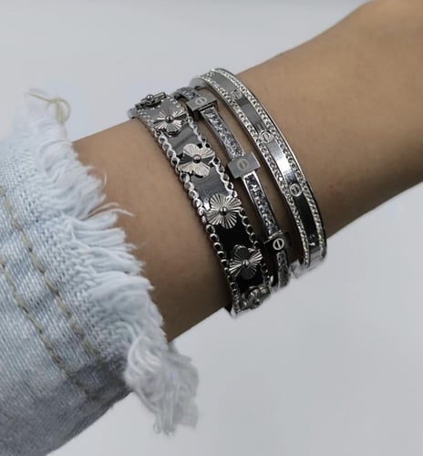 مجموعة اساور ماركات مقاس16