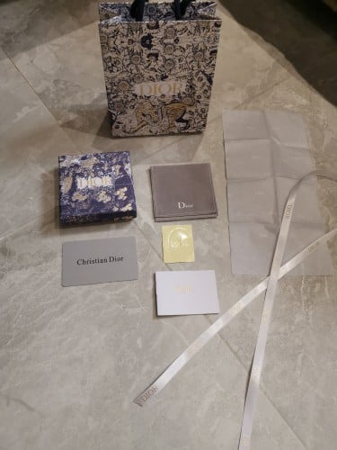 ملحقات ديور طبق الأصل كيس وعلبة وشريطة وكيس قماشي...