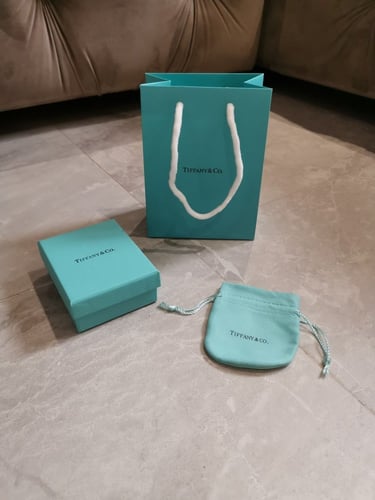 ملحقات تيفاني كيس وعلبة وكيس مخمل مناسبة لطقم او ا...