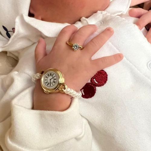 A good birth hour with a ring