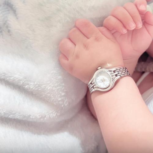 Children's watch suitable from age one month to nine years