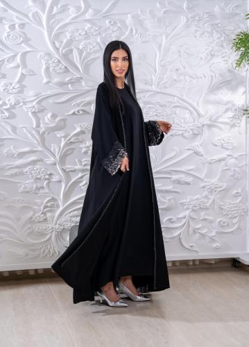 عباية بتطريز مميز