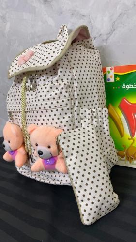 حقيبة مدرسية