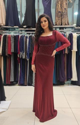 فستان سهرة مطرز باللؤل