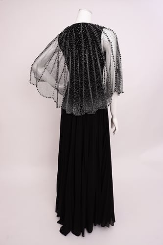 فستان سهرة بلون اسود خيالي