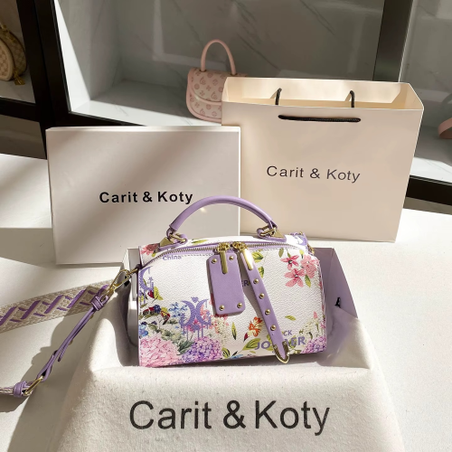 حقيبة بوسطن ملونة