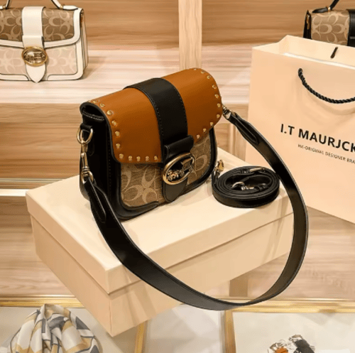 حقيبة يد صغيرة جديدة