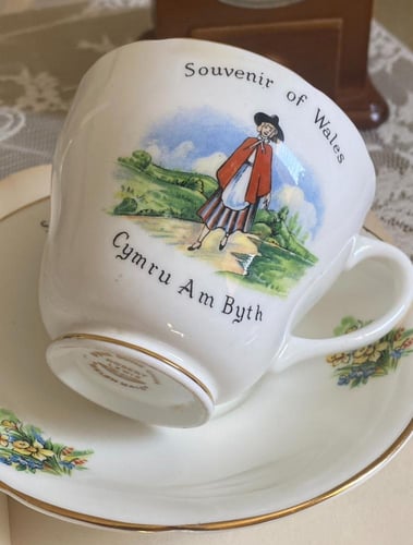 Vintage Robert Lewis "Welsh Maid"