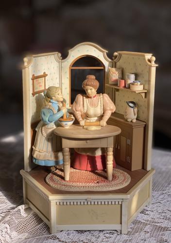 Vtg Enesco 1985 Animated Music Box Cooking Lessons...