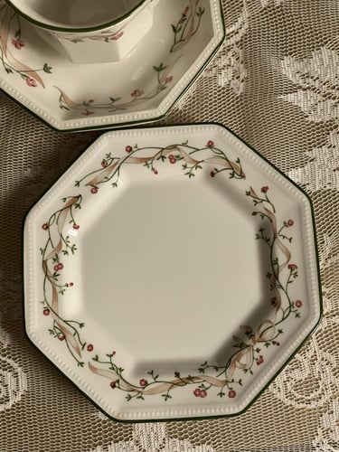 Johnson Brothers Vintage Eternal Beau