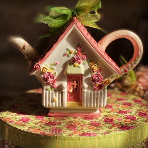 Royal Albert Old Country Roses Cottage Teapot