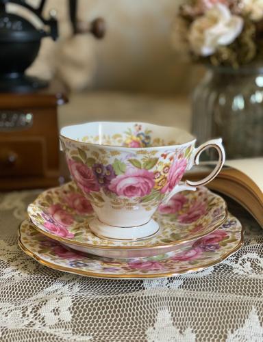 Royal albert serena