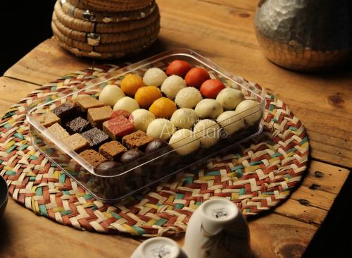 علبة حلاوة مشكلة (وسط)