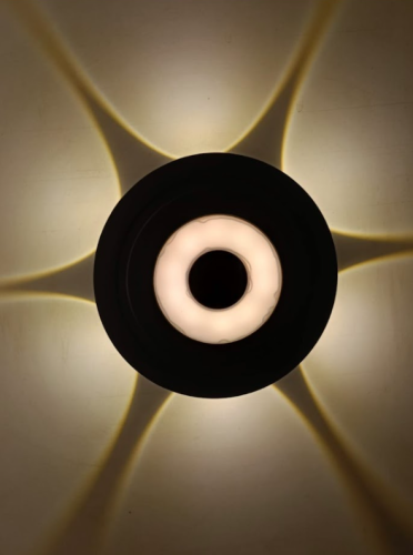 جداري LED بتصميم عصري يضيء في 6 اتجاهات موديل 9999