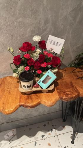 ورد وقهوة هاف مليون