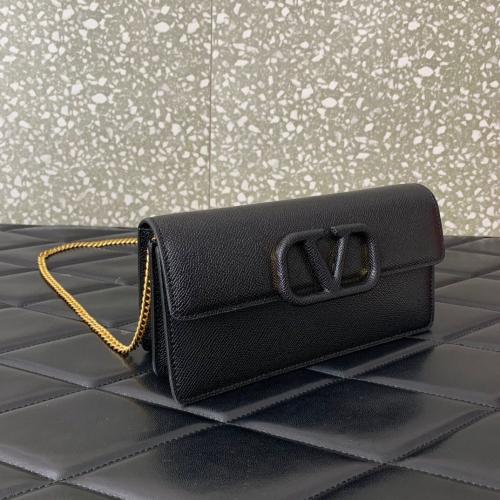 فالنتينو سوداء