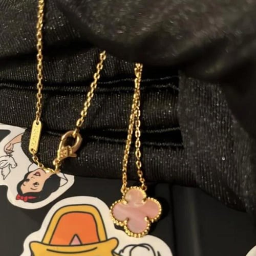 Van cleaf necklace pink