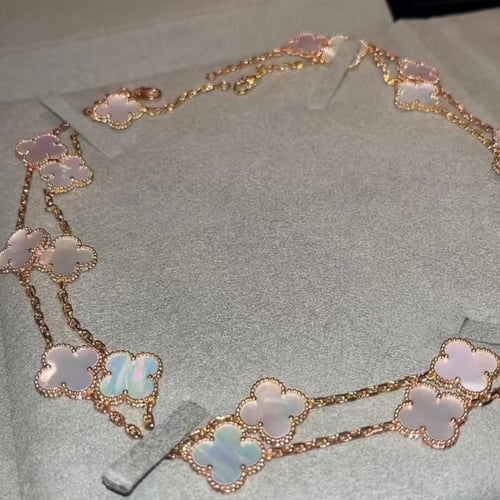 VC necklace white