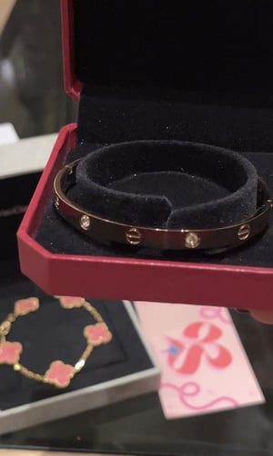 Cartier love gold