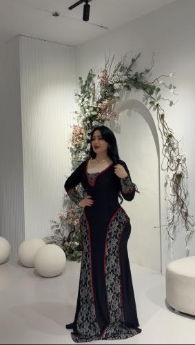 فستان اسود انيق