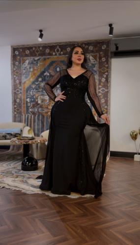 فستان اسود شك