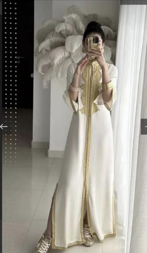 قطعه حرير بزواق المعلم لجمعاتكم ومناسباتكم