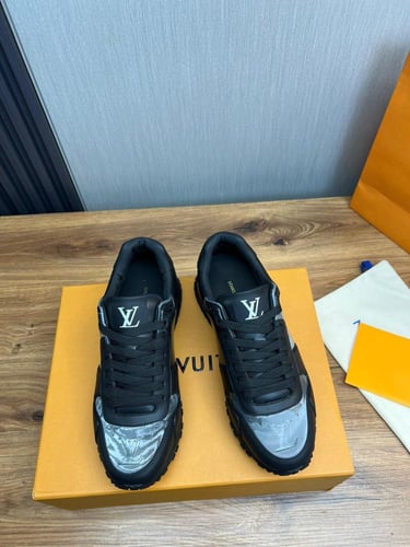 LV Run away sneakers