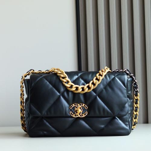 Channelé Quilted Mini Bag – Soft black