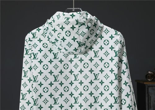 جاكيت LV اخصر