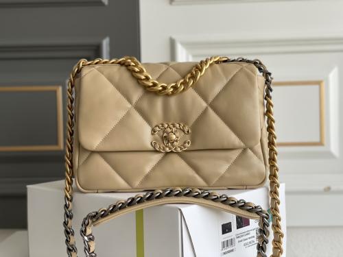 Chanel 19 Bag 16 cm