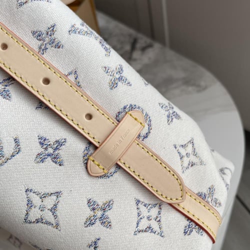 CarryAll PM بنمط Monogram