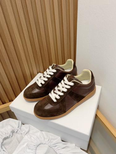 حذاء مستوحى من تصميم Maison Margiela Replica (GAT) – بني داكن