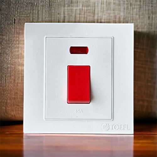 مفتاح مكيف مربع توفل 7*7 ابيض سادة 45 امبير