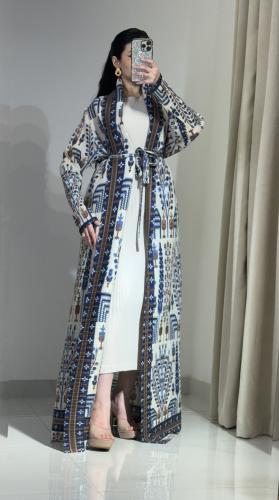 عبايا ترنديه متعددة الالوان