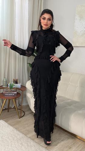 فستان طويل فخم بقصة ترسم الجسم