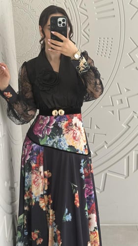 فستان طويل فخم