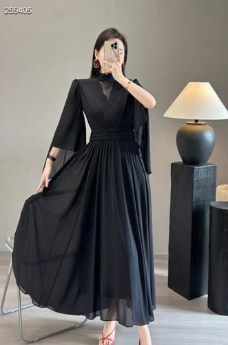 فستان طويل ناعم الصدر مطرز اللون الموف