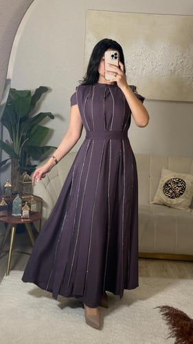 جلابية فخمة وراقية مزينة بخطوط الكريستال بأطراف