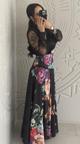 فستان طويل فخم