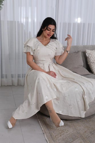 فستان ميدي مطرز ومزين بطبقات الصدر باللؤلؤ